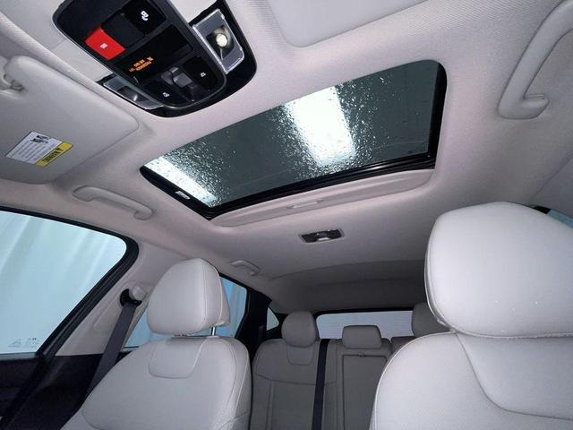 Photo of 2025 Shimmering Silver Hyundai TUCSON