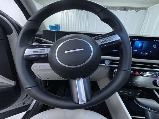 Photo of 2025 Shimmering Silver Hyundai TUCSON