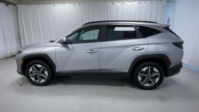 Photo of 2025 Shimmering Silver Hyundai TUCSON