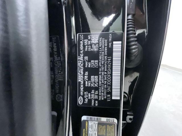 Photo of 2025 Phantom Black Hyundai SANTA CRUZ