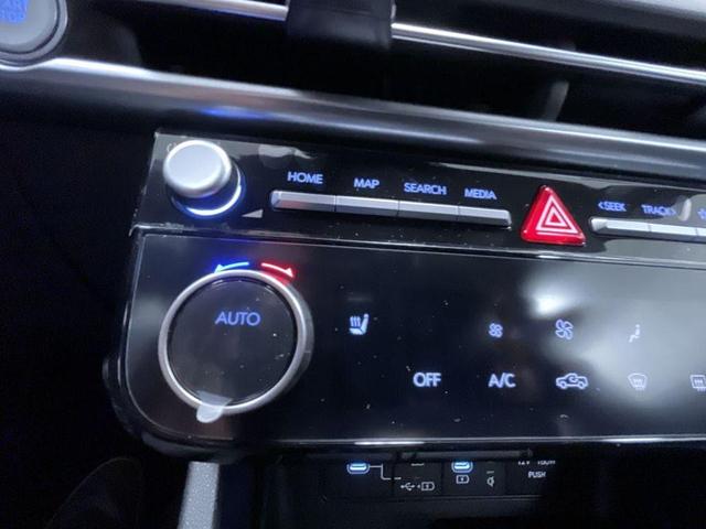 Photo of 2025 Phantom Black Hyundai SANTA CRUZ