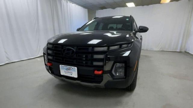 Photo of 2025 Phantom Black Hyundai SANTA CRUZ
