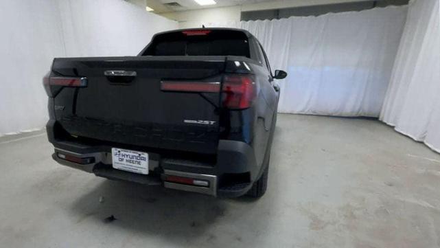 Photo of 2025 Phantom Black Hyundai SANTA CRUZ