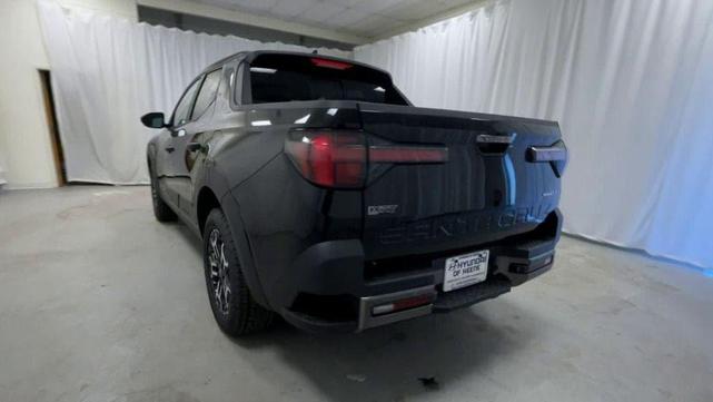 Photo of 2025 Phantom Black Hyundai SANTA CRUZ