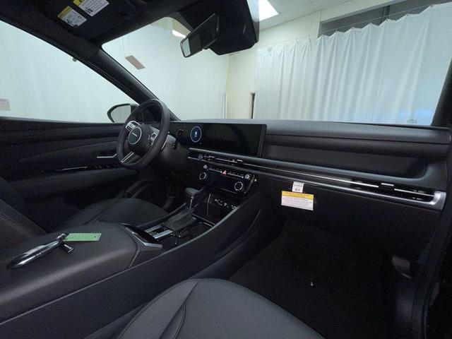 Photo of 2025 Phantom Black Hyundai SANTA CRUZ