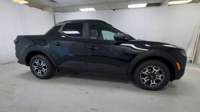 Photo of 2025 Phantom Black Hyundai SANTA CRUZ