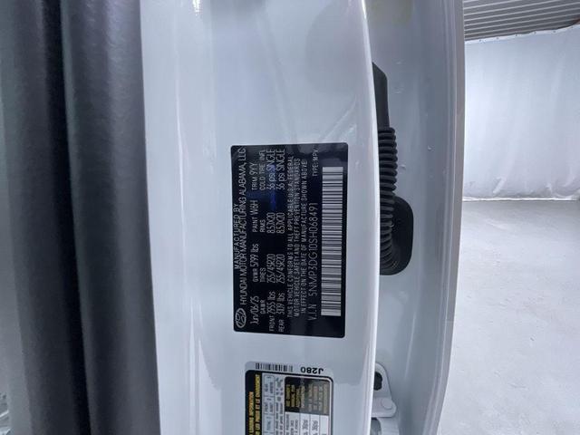 Photo of 2025 White Hyundai SANTA FE HEV