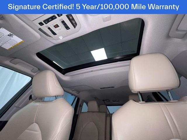 Photo of 2022 Black Toyota Highlander