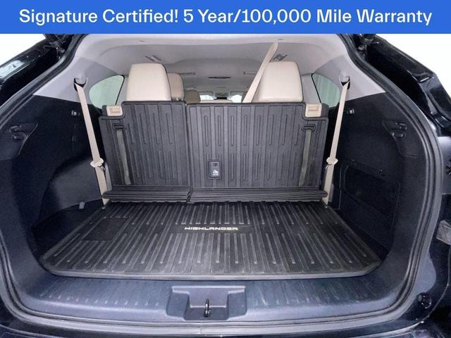 Photo of 2022 Black Toyota Highlander