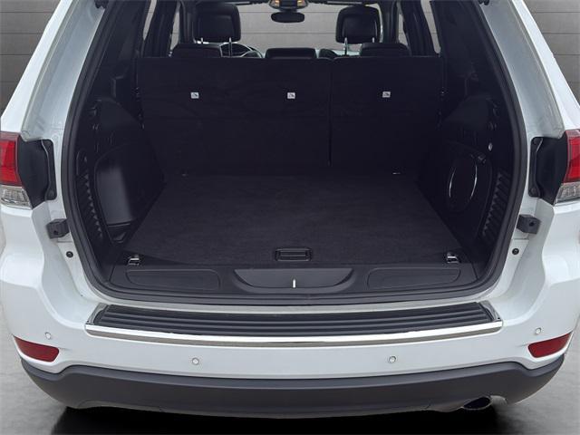 Photo of 2021 Bright White Clearcoat Jeep Grand Cherokee