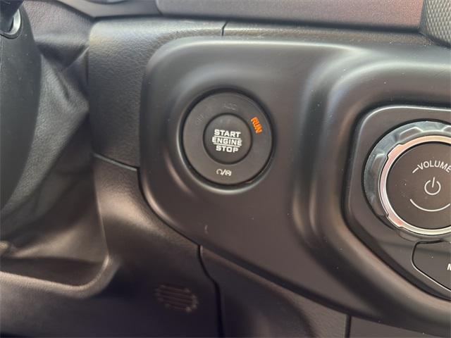 Photo of 2022 Snazzberry Pearlcoat Jeep Gladiator