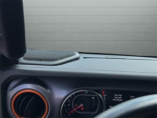 Photo of 2022 Snazzberry Pearlcoat Jeep Gladiator