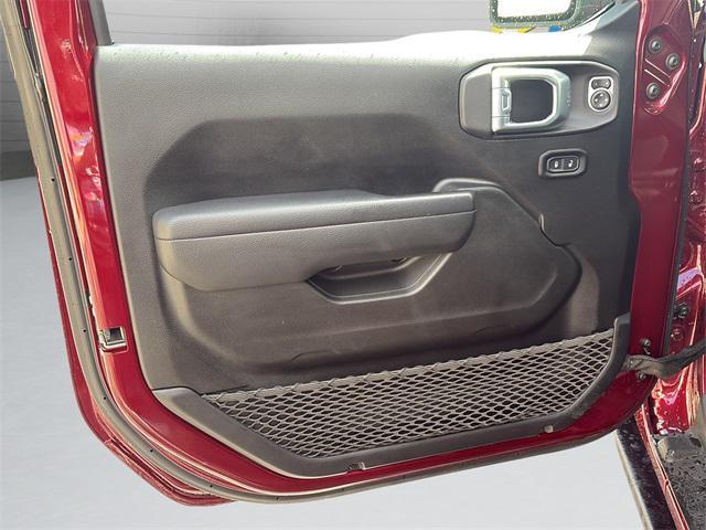 Photo of 2022 Snazzberry Pearlcoat Jeep Gladiator