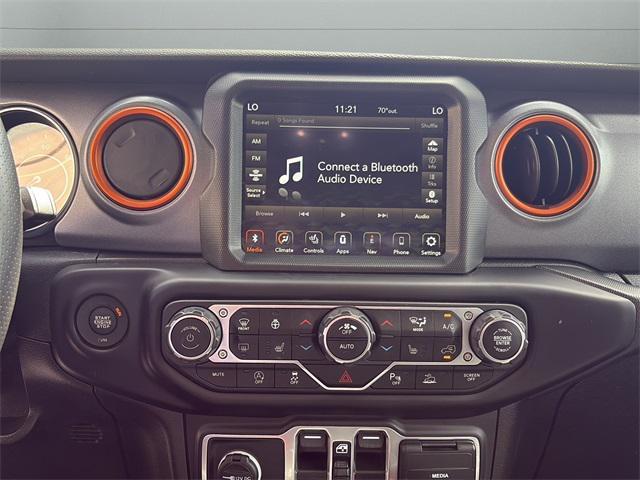 Photo of 2022 Snazzberry Pearlcoat Jeep Gladiator