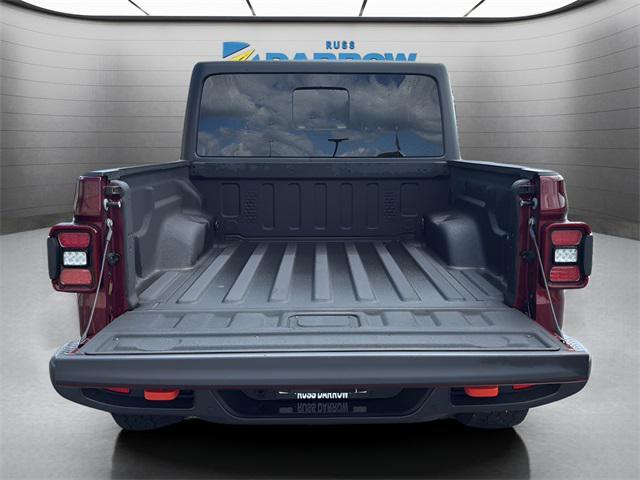Photo of 2022 Snazzberry Pearlcoat Jeep Gladiator