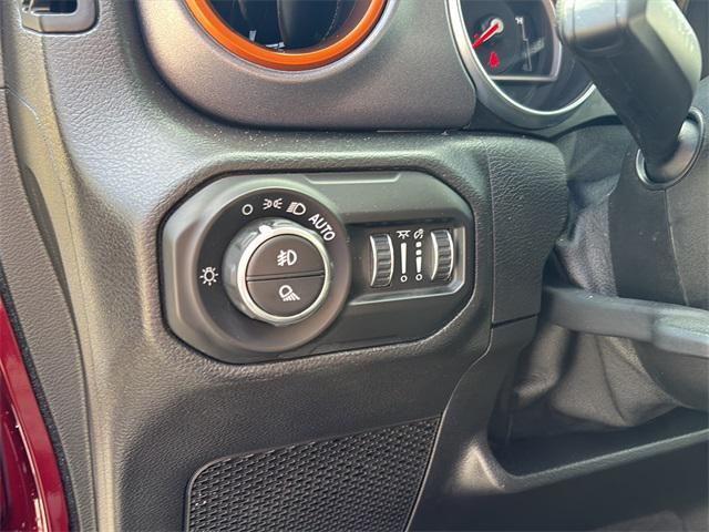 Photo of 2022 Snazzberry Pearlcoat Jeep Gladiator