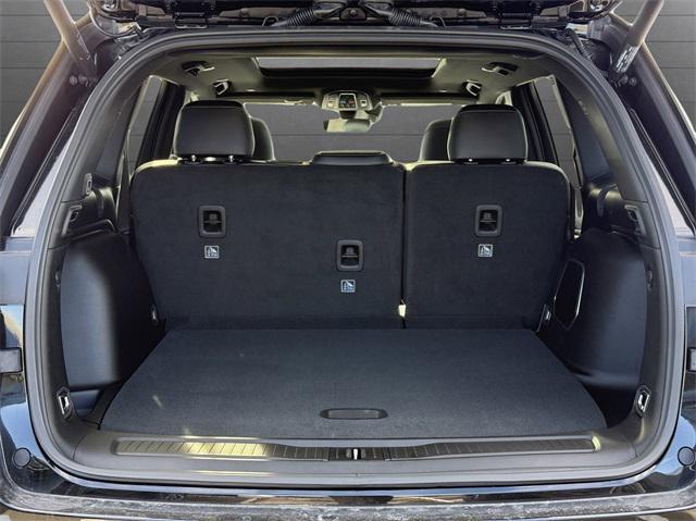 Photo of 2025 Diamond Black Crystal Pearlcoat Jeep Grand Cherokee