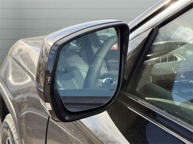 Photo of 2025 Diamond Black Crystal Pearlcoat Jeep Grand Cherokee