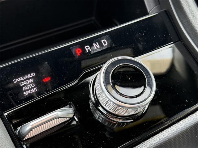 Photo of 2025 Diamond Black Crystal Pearlcoat Jeep Grand Cherokee