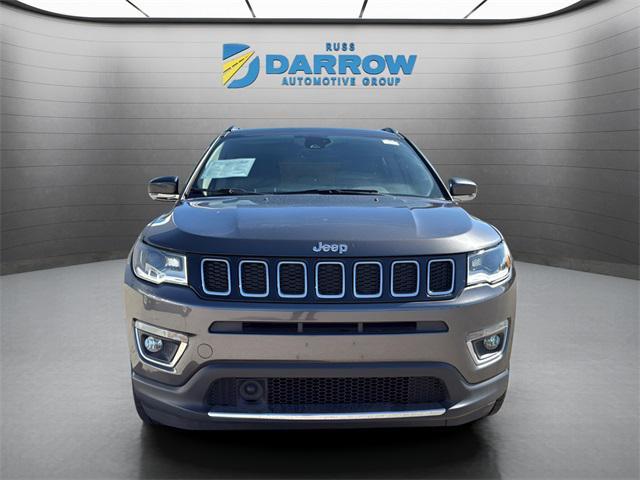 Photo of 2018 Granite Crystal Metallic Clearcoat Jeep Compass