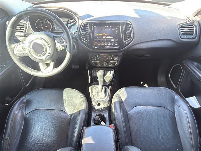Photo of 2018 Granite Crystal Metallic Clearcoat Jeep Compass