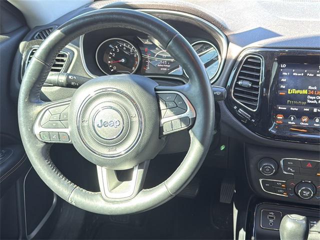 Photo of 2018 Granite Crystal Metallic Clearcoat Jeep Compass