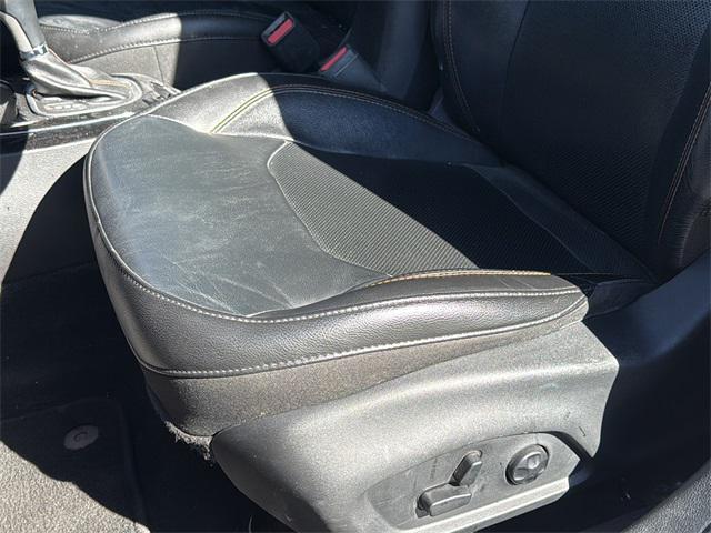 Photo of 2018 Granite Crystal Metallic Clearcoat Jeep Compass