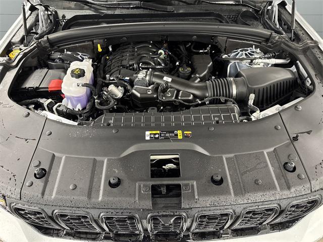 Photo of 2025 Bright White Clearcoat Jeep Grand Cherokee