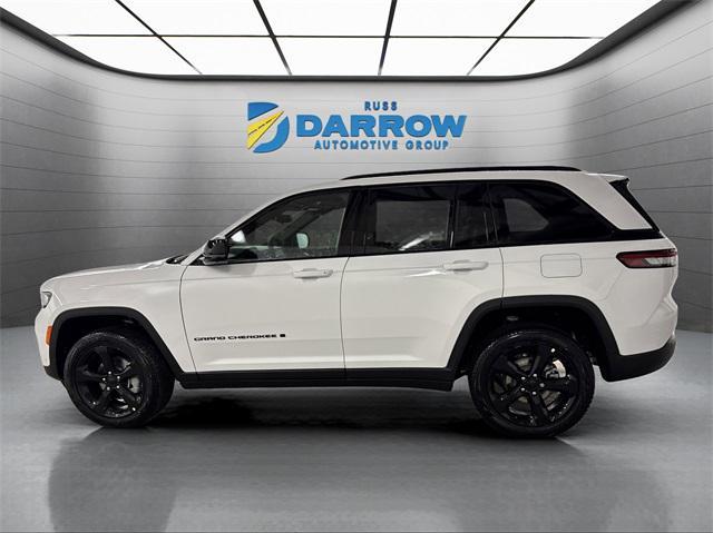 Photo of 2025 Bright White Clearcoat Jeep Grand Cherokee