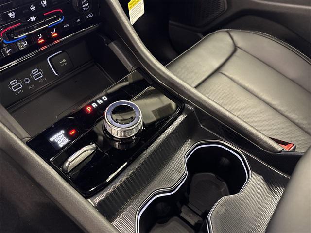 Photo of 2025 Bright White Clearcoat Jeep Grand Cherokee