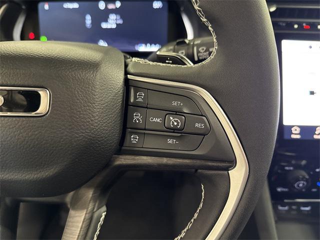 Photo of 2025 Bright White Clearcoat Jeep Grand Cherokee
