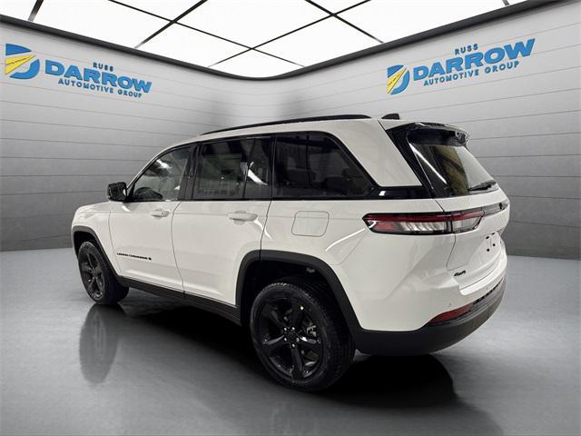 Photo of 2025 Bright White Clearcoat Jeep Grand Cherokee