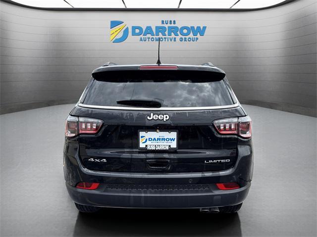 Photo of 2022 Diamond Black Crystal Pearlcoat Jeep Compass