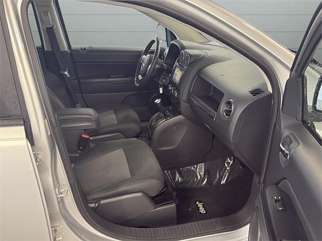 Photo of 2012 Bright Silver Metallic Clearcoat Jeep Compass