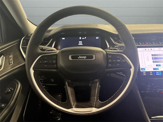 Photo of 2023 Ember Pearlcoat Jeep Grand Cherokee