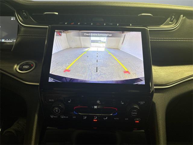 Photo of 2023 Ember Pearlcoat Jeep Grand Cherokee