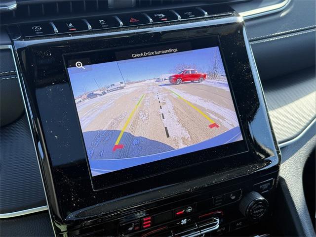 Photo of 2025 Silver Zynith Jeep Grand Cherokee