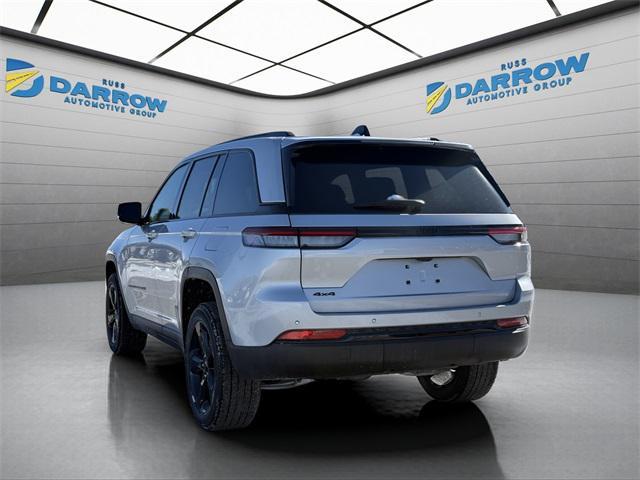 Photo of 2025 Silver Zynith Jeep Grand Cherokee