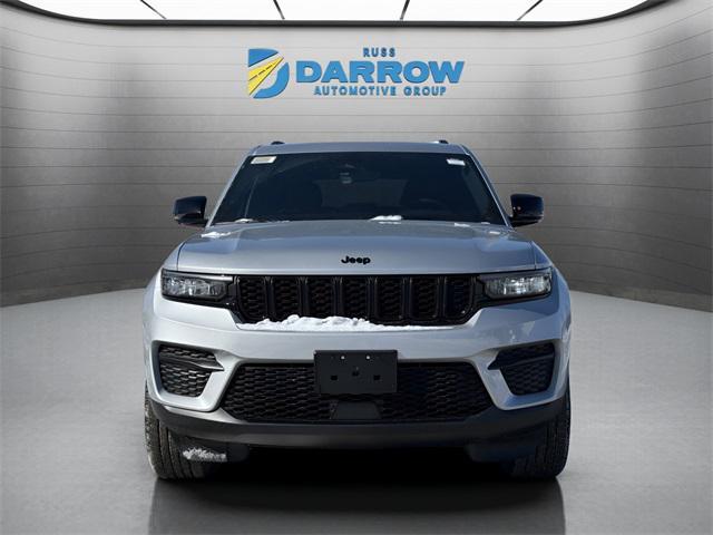 Photo of 2025 Silver Zynith Jeep Grand Cherokee