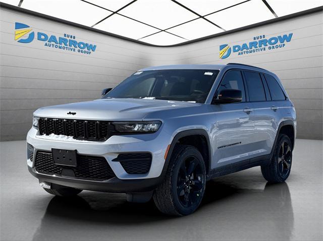 Photo of 2025 Silver Zynith Jeep Grand Cherokee