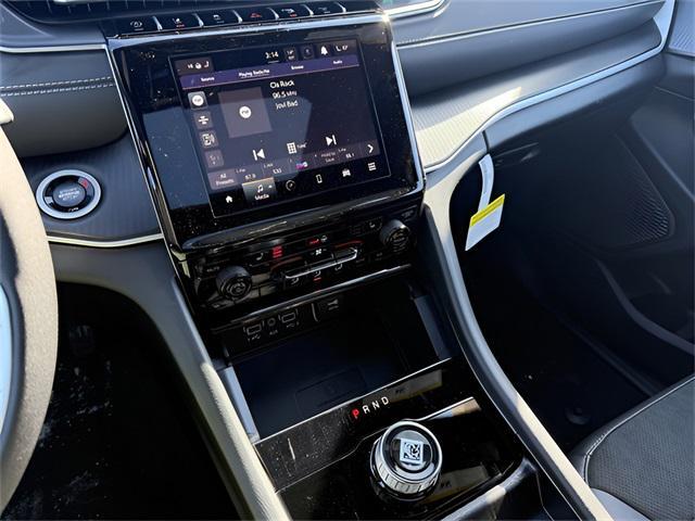 Photo of 2025 Silver Zynith Jeep Grand Cherokee