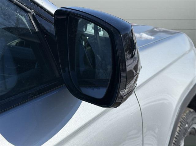 Photo of 2025 Silver Zynith Jeep Grand Cherokee