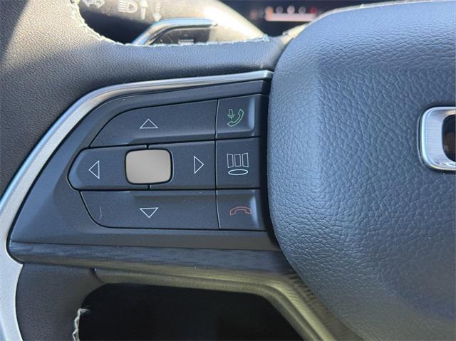 Photo of 2025 Silver Zynith Jeep Grand Cherokee