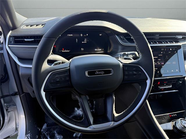 Photo of 2025 Silver Zynith Jeep Grand Cherokee