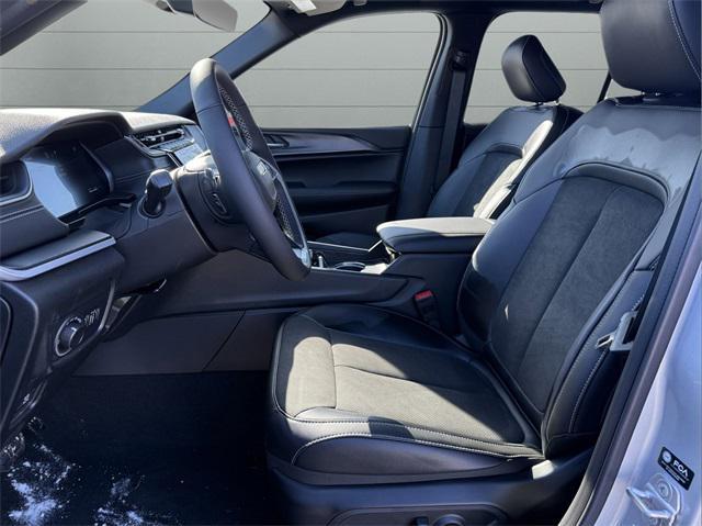 Photo of 2025 Silver Zynith Jeep Grand Cherokee
