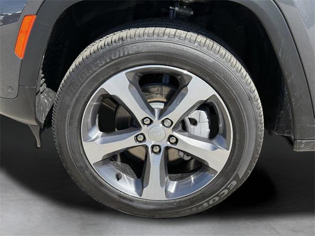 Photo of 2025 Baltic Gray Metallic Clearcoat Jeep Grand Cherokee