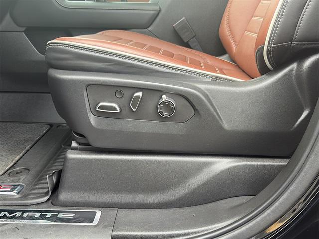 Photo of 2023 Onyx Black GMC Sierra 1500