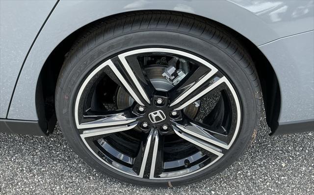 Photo of 2025 Urban Gray Pearl Honda Accord Hybrid