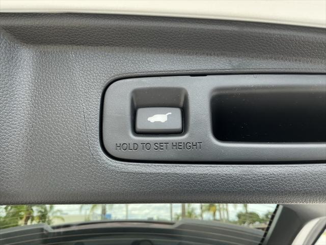 Photo of 2026 Platinum White Pearl Honda CR-V Hybrid