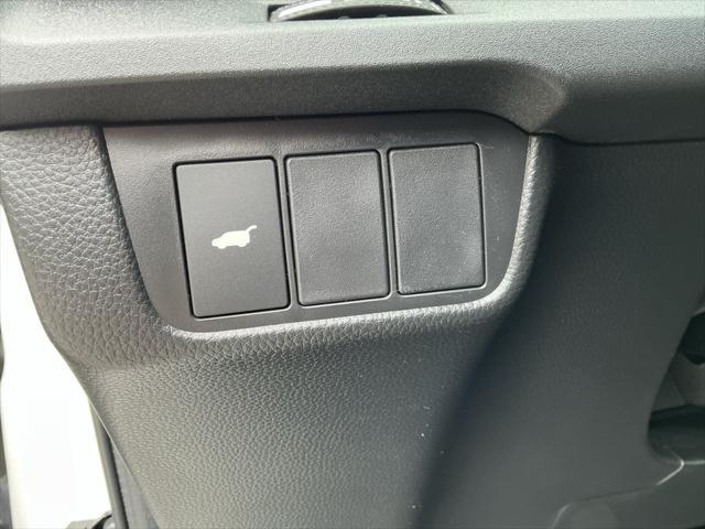 Photo of 2026 Platinum White Pearl Honda CR-V Hybrid